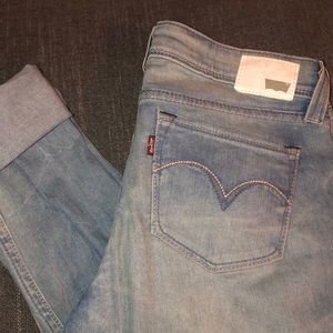 Demi curve low rise skinny Levi’s 27 x 32